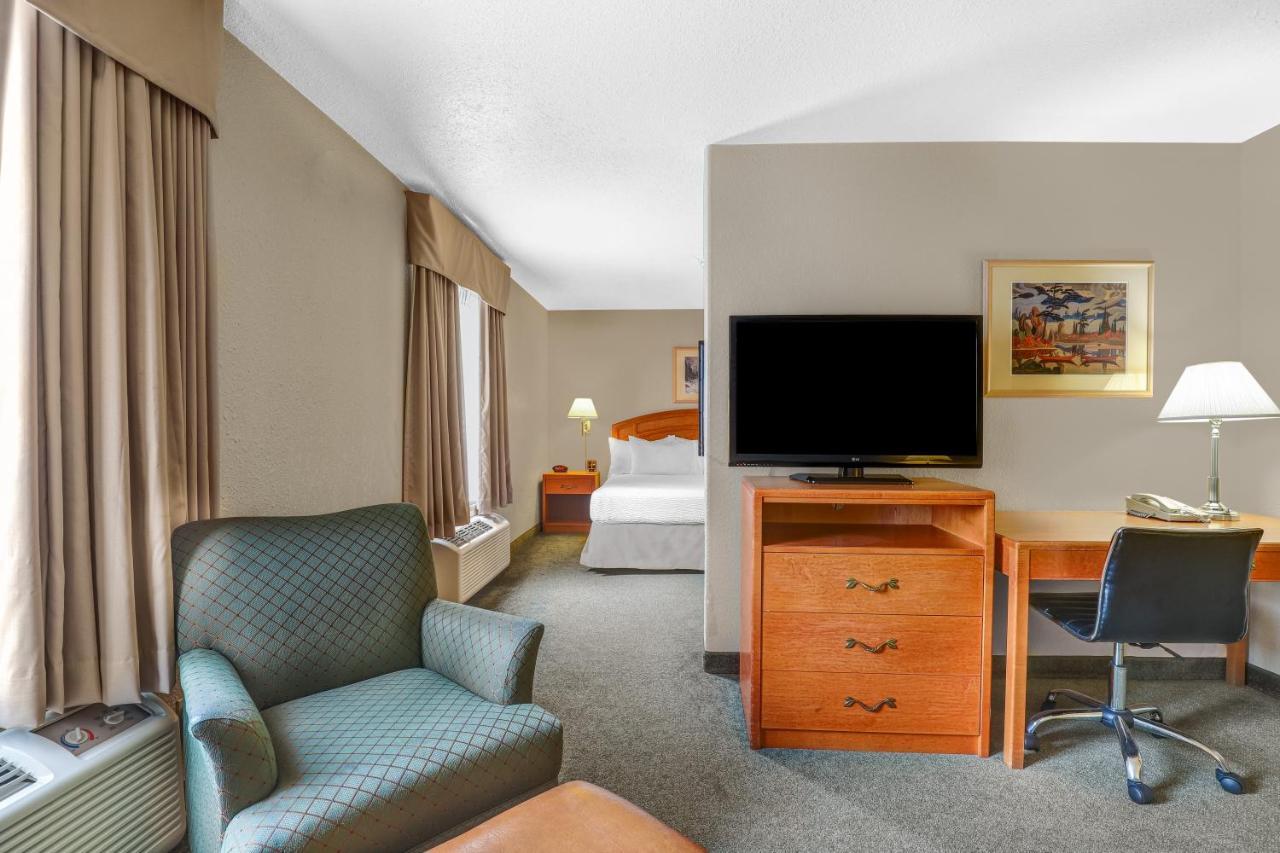 Days Inn By Wyndham Red Deer Zewnętrze zdjęcie