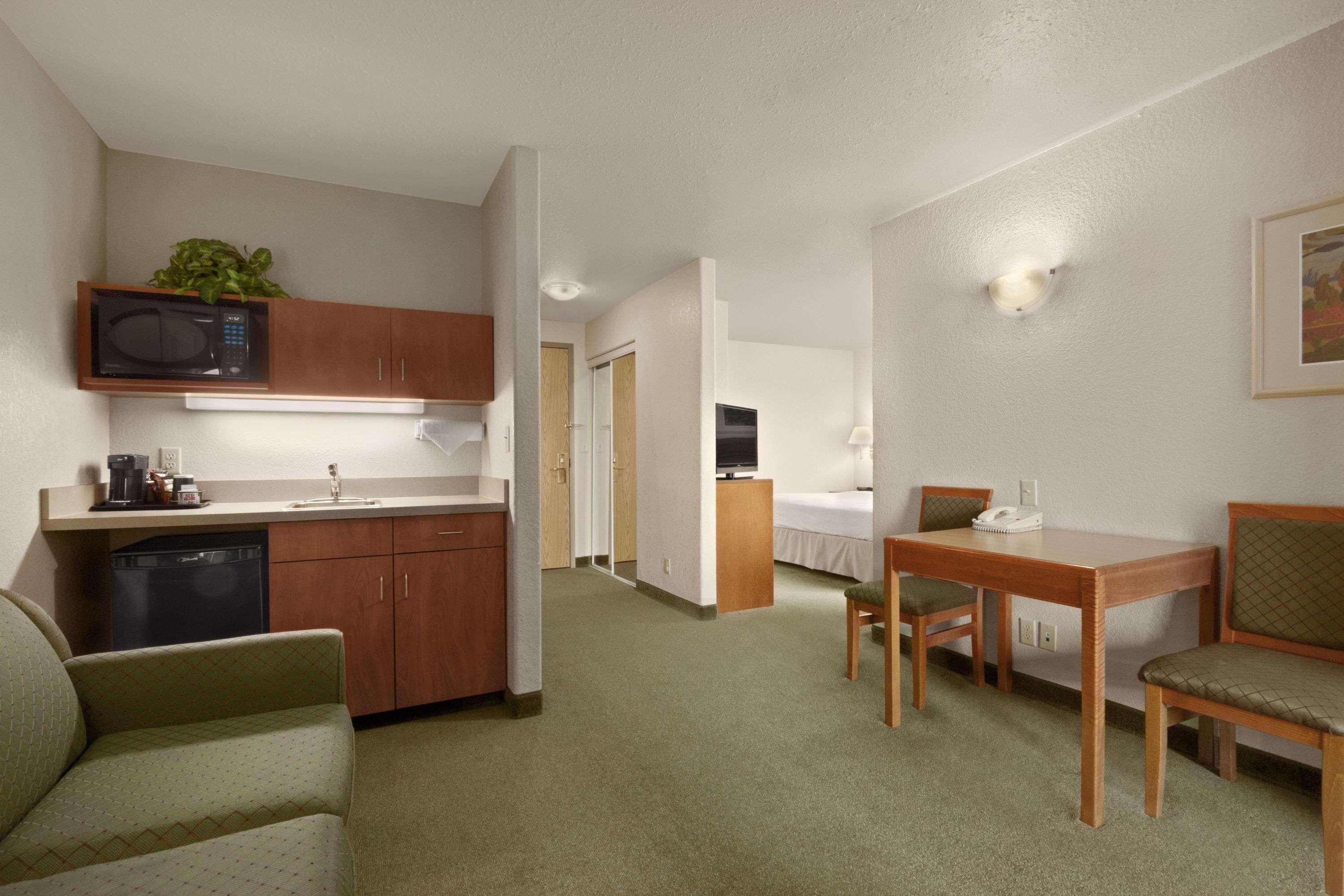 Days Inn By Wyndham Red Deer Zewnętrze zdjęcie