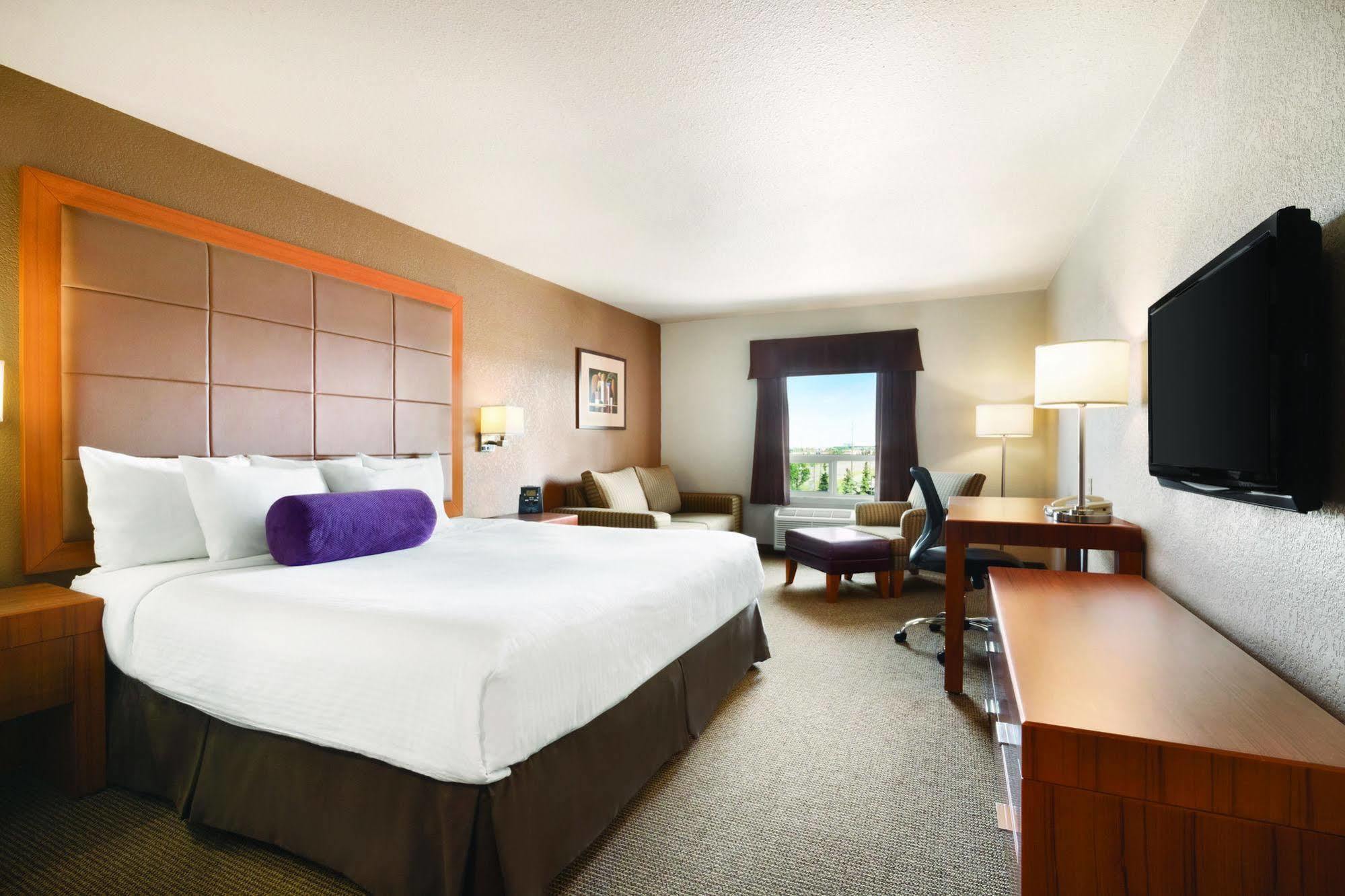 Days Inn By Wyndham Red Deer Zewnętrze zdjęcie